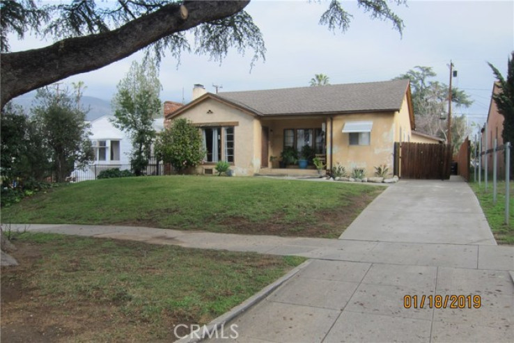 Residential Lease in Altadena