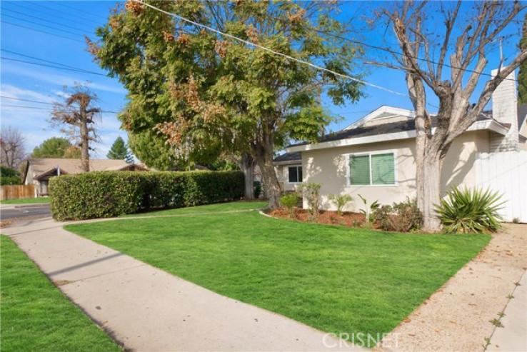 4 Bed Home to Rent in Winnetka, California