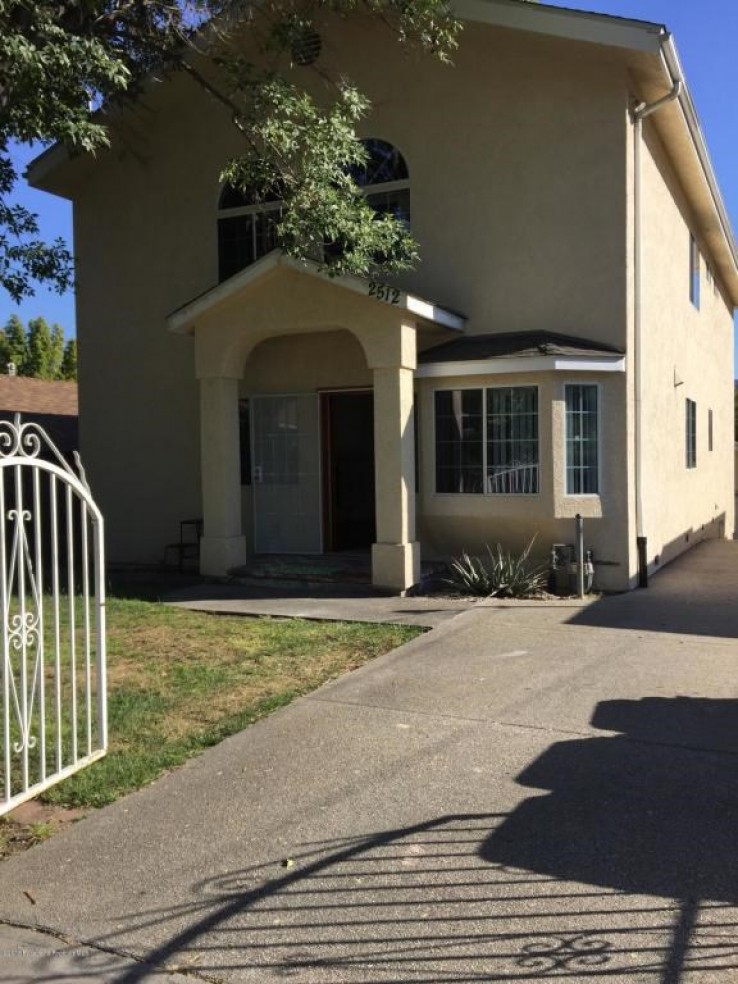 4 Bed Home to Rent in Montrose, California