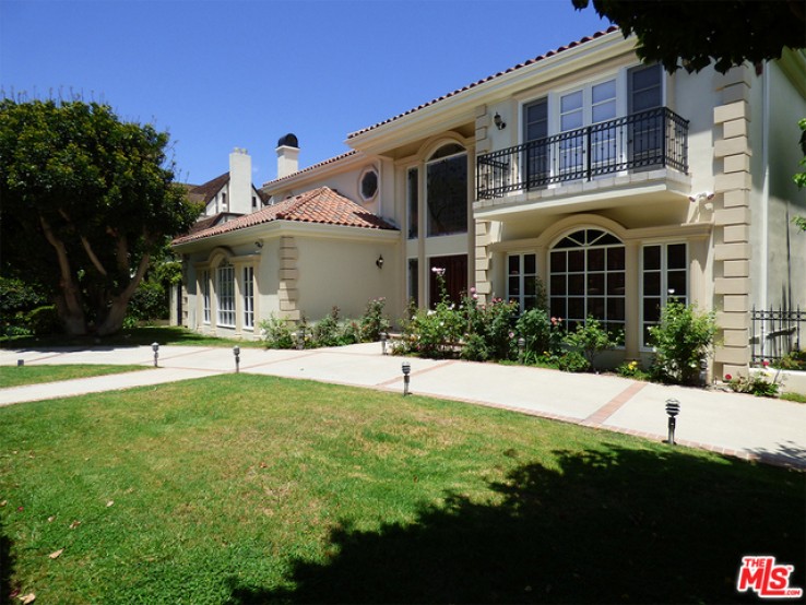 5 Bed Home to Rent in Beverly Hills, California