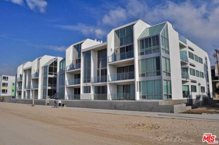 Residential Lease in Marina Del Rey