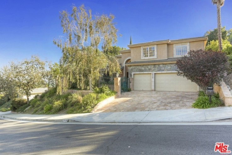 Residential Home in Woodland Hills