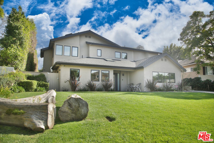 Residential Home in Cheviot Hills/Rancho Park