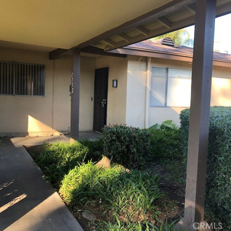 2 Bed Home to Rent in Pomona, California