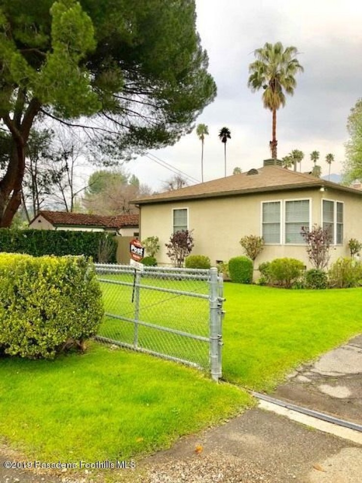 2 Bed Home to Rent in Altadena, California