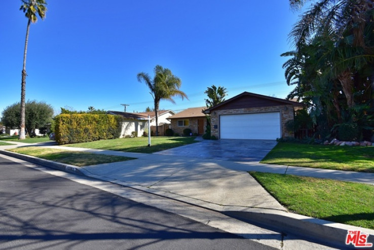 3 Bed Home to Rent in West Hills, California