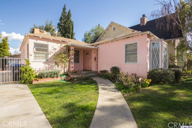 3 Bed Home to Rent in Sherman Oaks, California