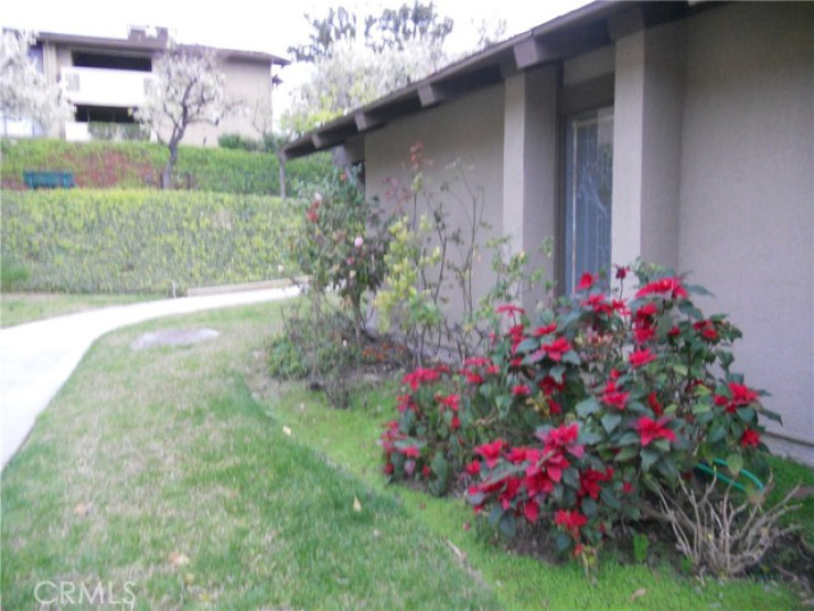 2 Bed Home to Rent in La Mirada, California