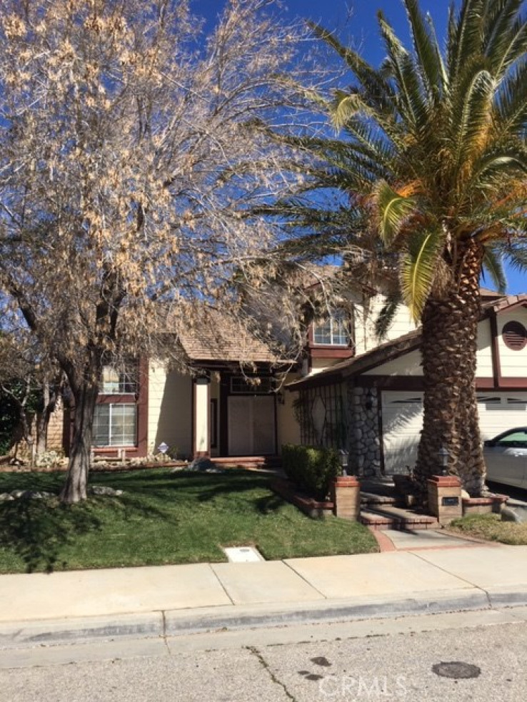 4 Bed Home to Rent in Palmdale, California