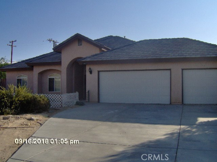 3 Bed Home to Rent in California City, California