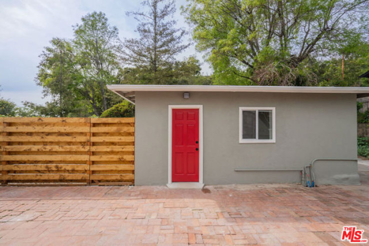 1 Bed Home to Rent in Altadena, California