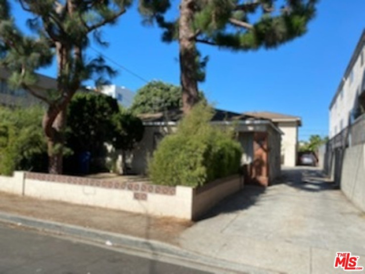 Residential Lease in Palms - Mar Vista