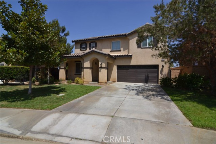 4 Bed Home to Rent in Fontana, California