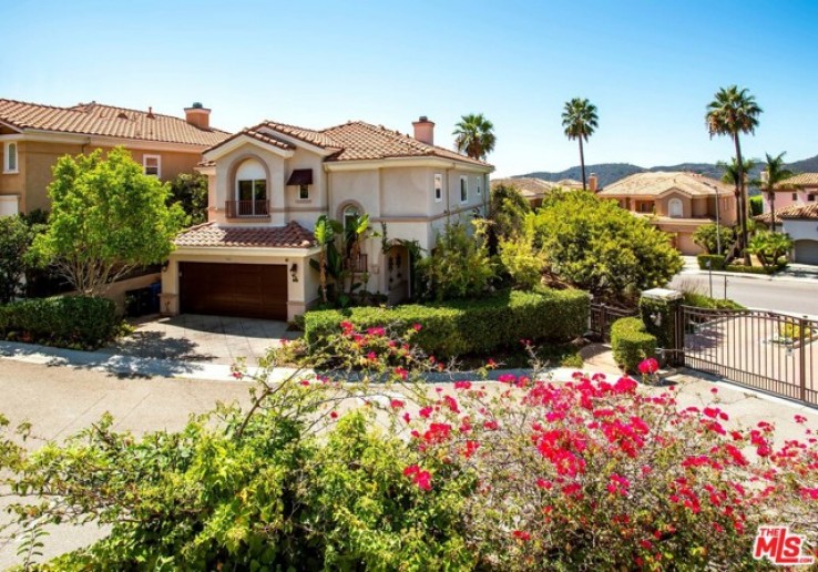 Residential Home in Pacific Palisades