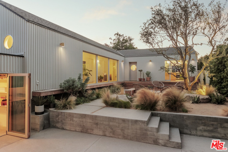 Residential Home in Silver Lake