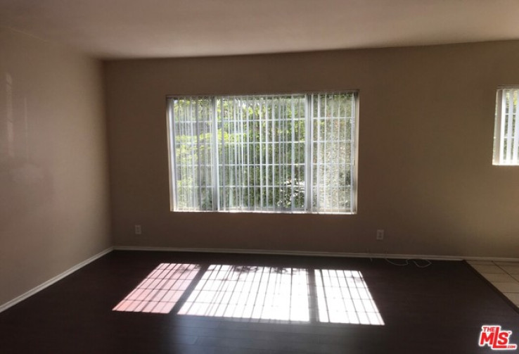 2 Bed Home to Rent in Sherman Oaks, California