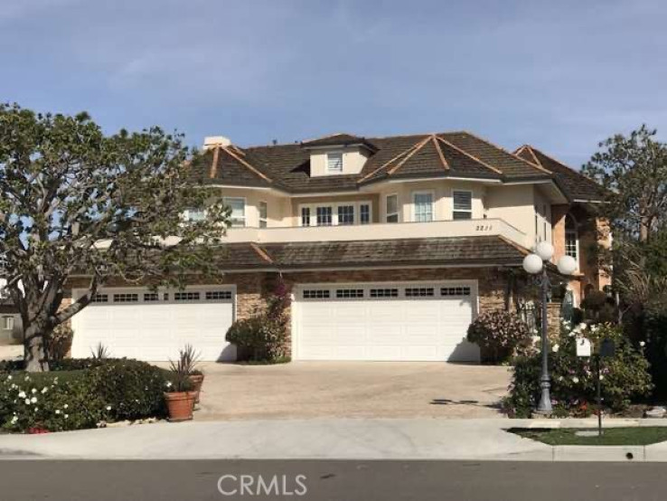 6 Bed Home to Rent in Newport Beach, California