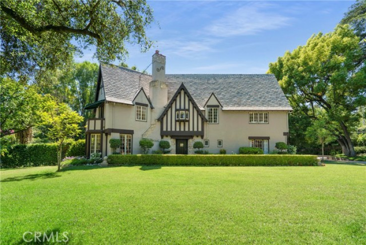 Residential Home in Pasadena (SW)