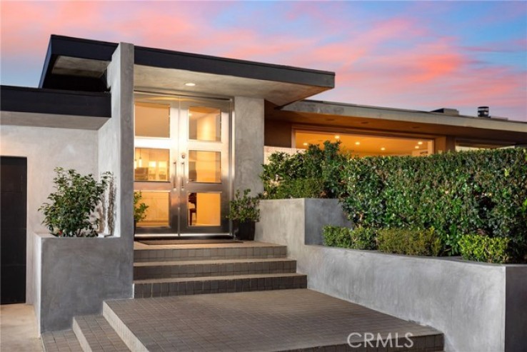 Residential Home in Corona Del Mar - Spyglass