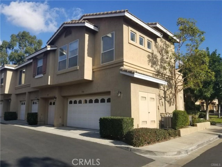 2 Bed Home to Rent in Anaheim Hills, California