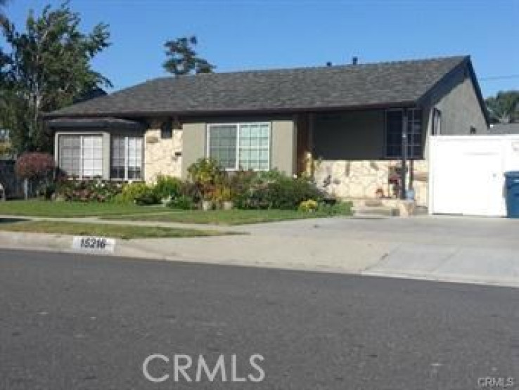 3 Bed Home to Rent in Gardena, California