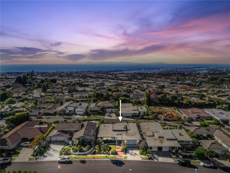 Residential Home in Corona Del Mar - Spyglass