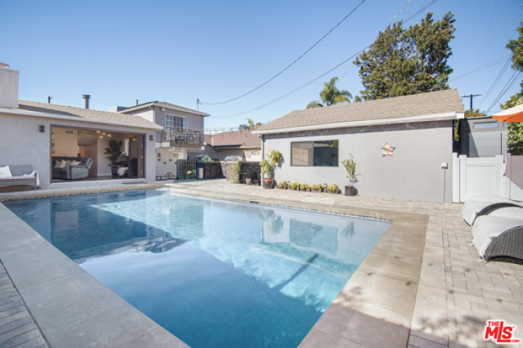 5 Bed Home for Sale in Los Angeles, California