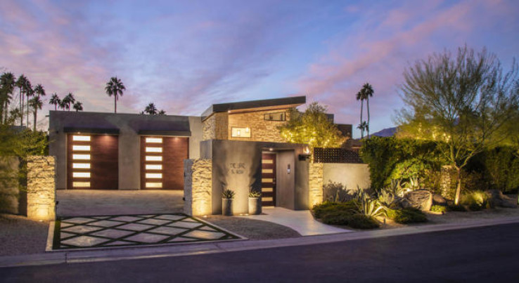 Residential Home in La Quinta South of HWY 111