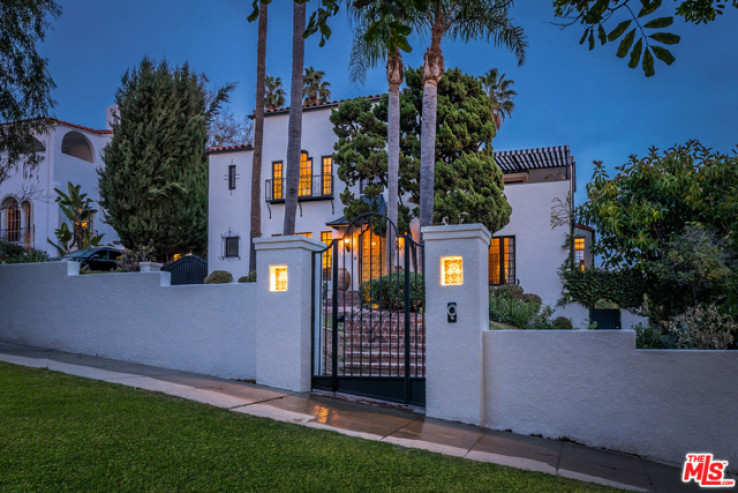 5 Bed Home for Sale in Los Angeles, California