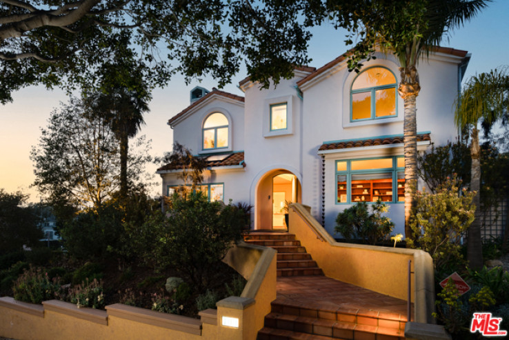 5 Bed Home for Sale in Santa Monica, California