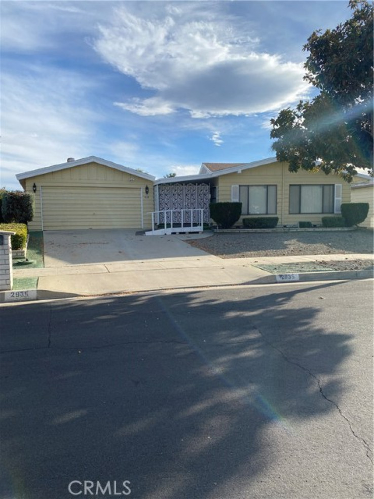 3 Bed Home to Rent in Hemet, California