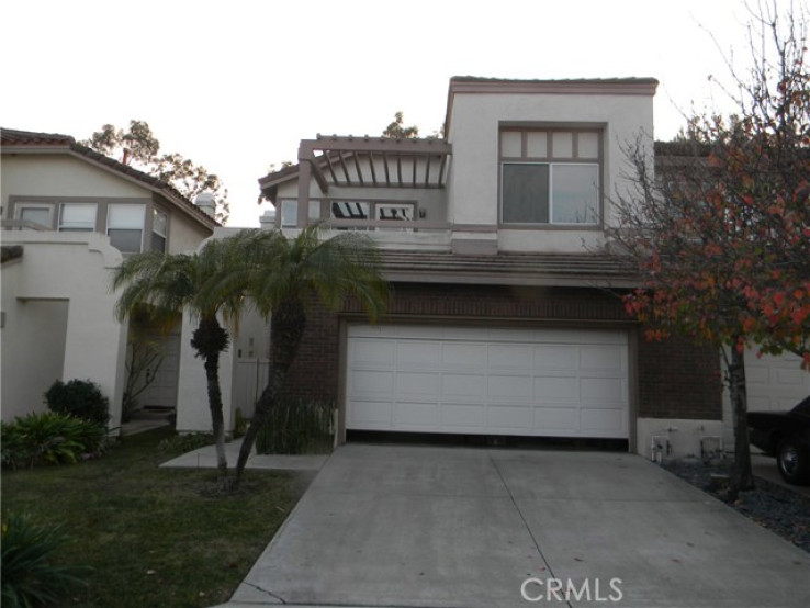 3 Bed Home to Rent in Anaheim Hills, California