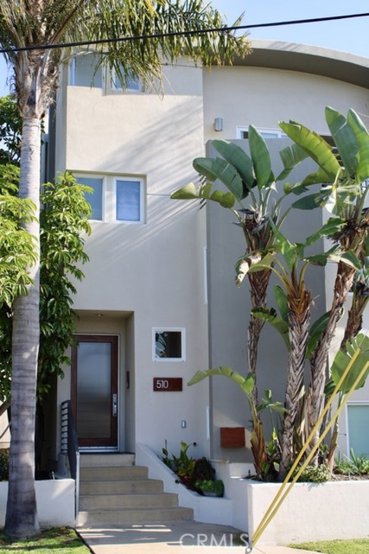 Residential Lease in Hermosa Bch Valley