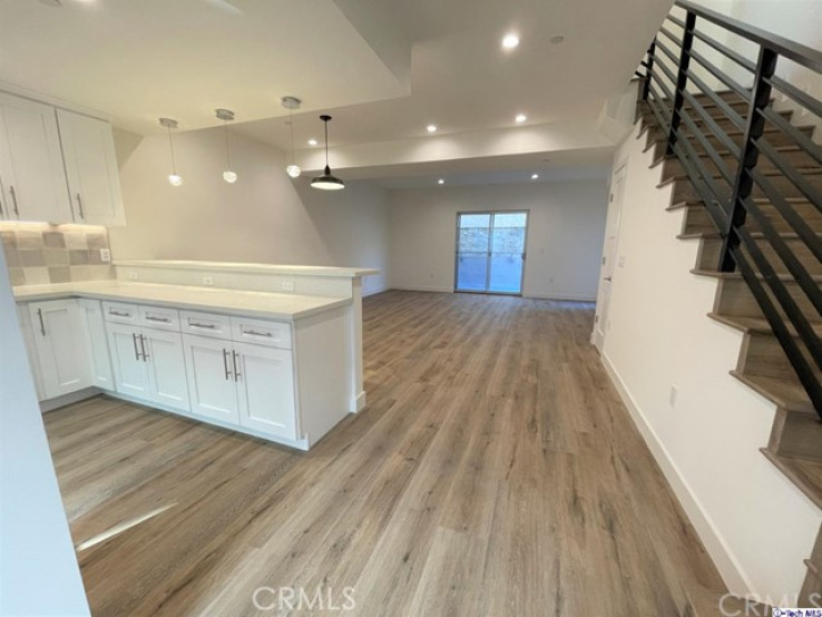 Residential Lease in Glendale-Chevy Chase/E. Glenoaks