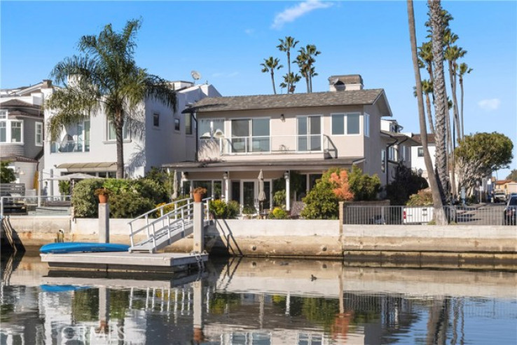 Residential Home in West Newport - Lido