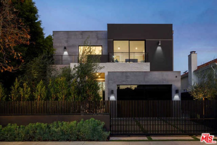 5 Bed Home for Sale in Los Angeles, California