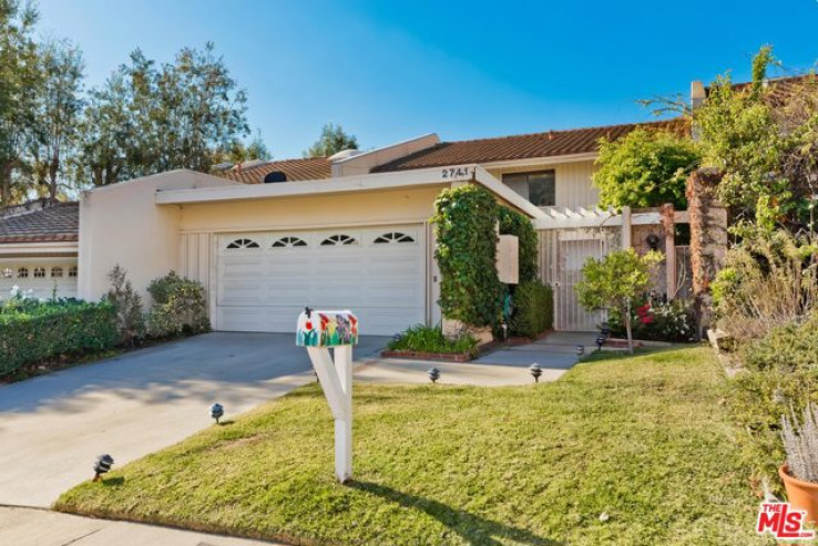 Residential Home in Bel Air - Holmby Hills