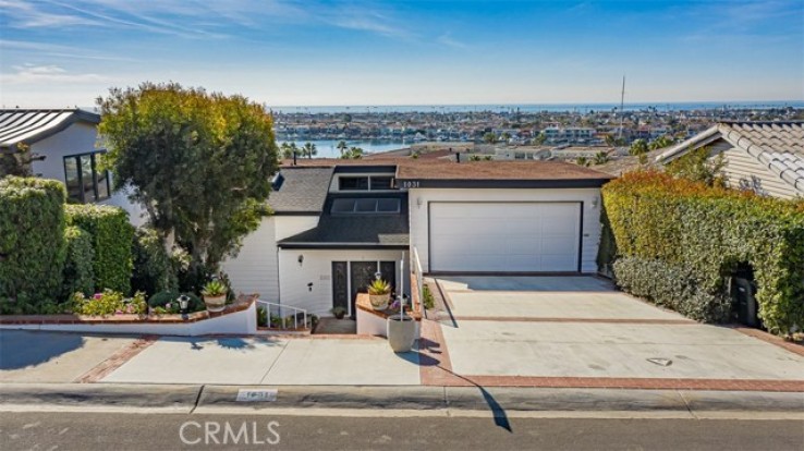 Residential Home in Newport Heights