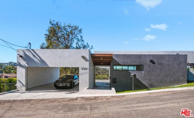 Residential Lease in Sunset Strip - Hollywood Hills West