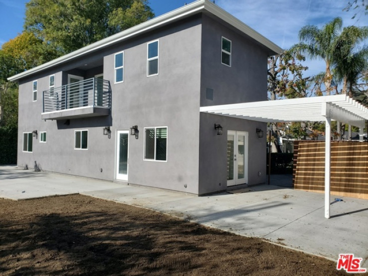 Residential Lease in Sherman Oaks