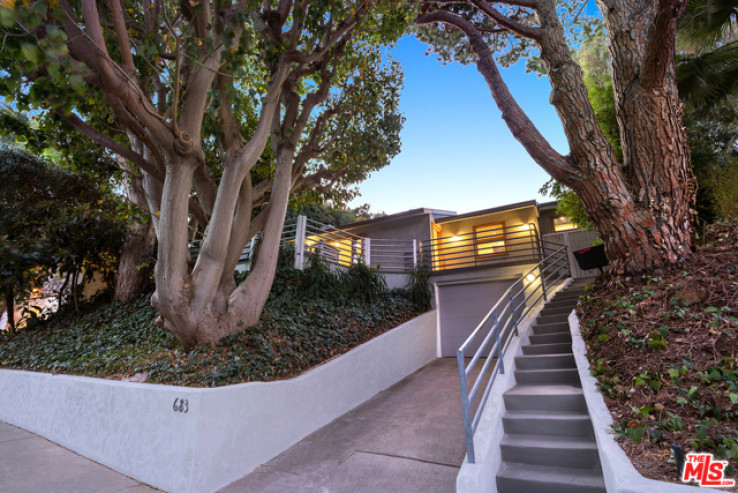 Residential Home in Pacific Palisades