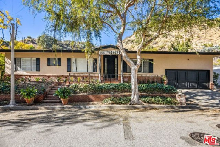 Residential Home in Bel Air - Holmby Hills