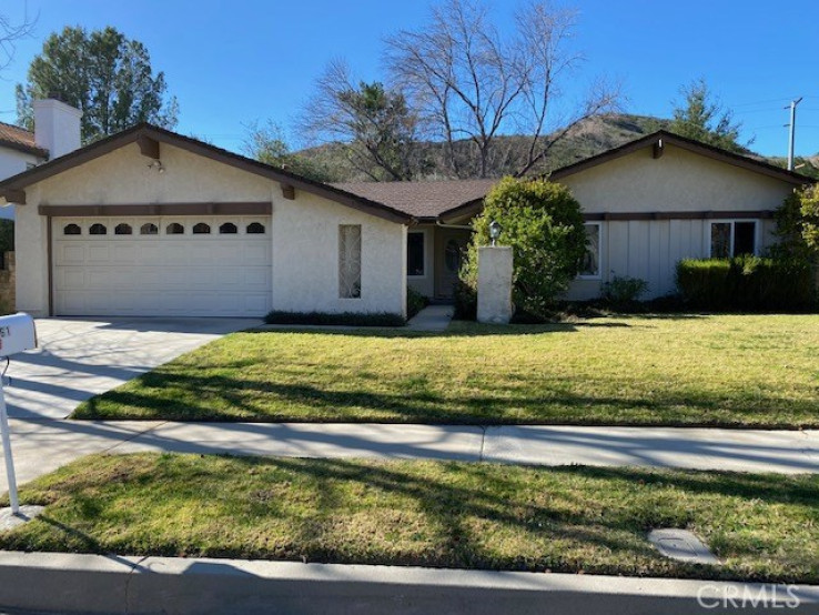 3 Bed Home to Rent in Agoura Hills, California