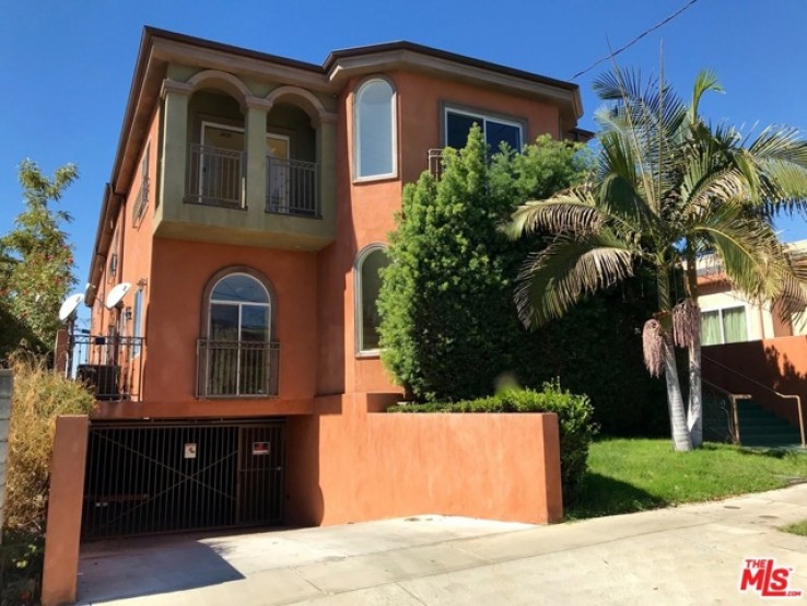 Residential Lease in Hollywood