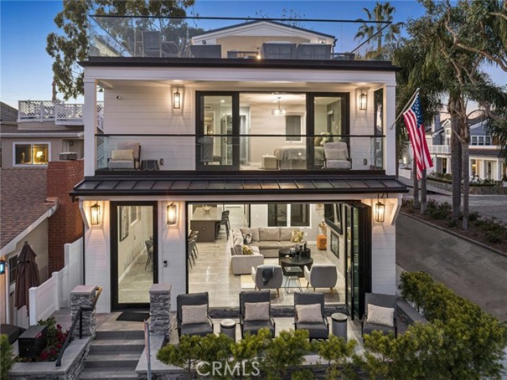 4 Bed Home for Sale in Newport Beach, California