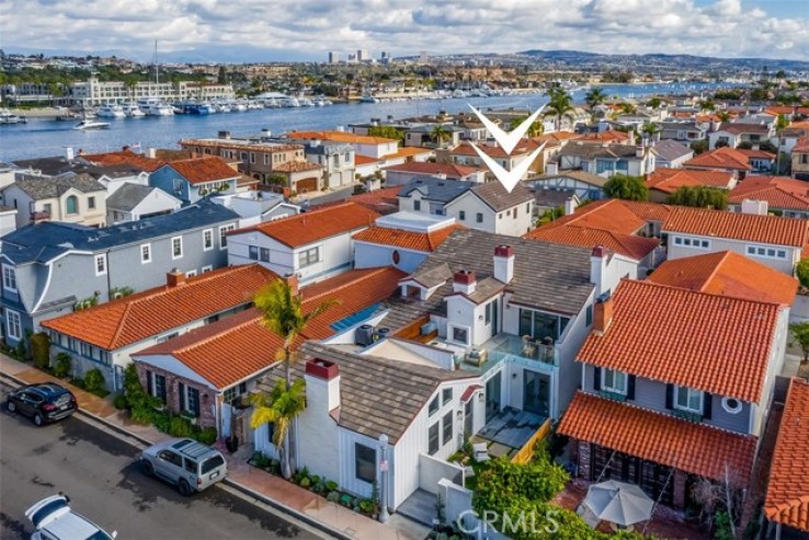 Residential Home in West Newport - Lido