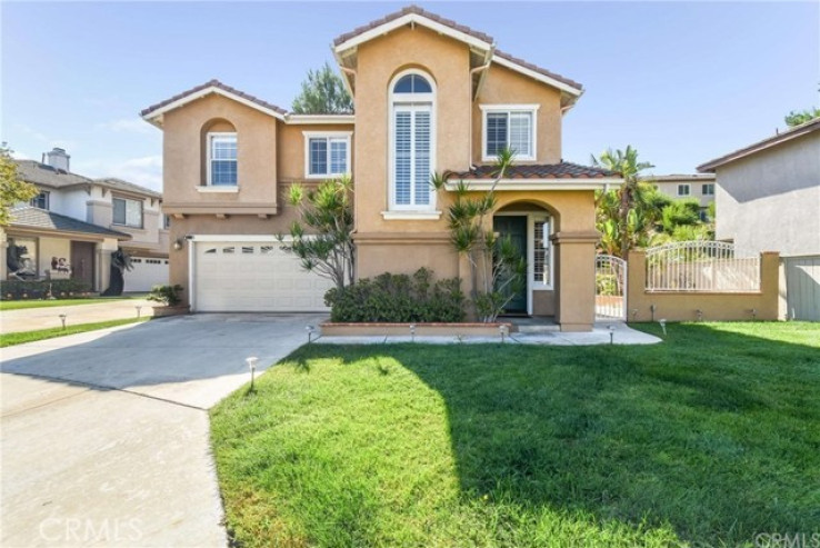 4 Bed Home to Rent in Anaheim Hills, California