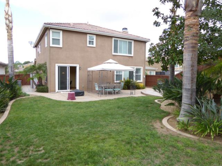 5 Bed Home to Rent in Escondido, California