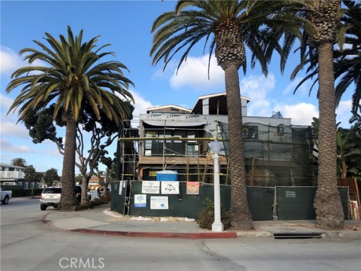 Residential Home in Balboa Peninsula