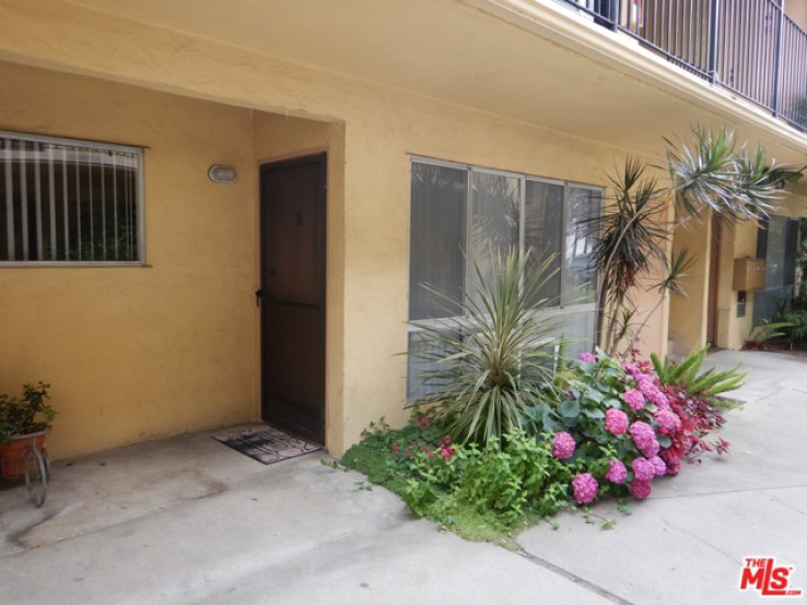 1 Bed Home to Rent in Sherman Oaks, California